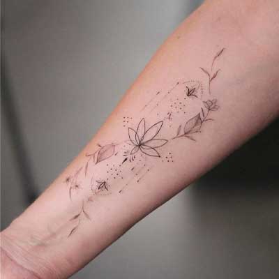 Tatuagem Fine Line Vibe Tattoo